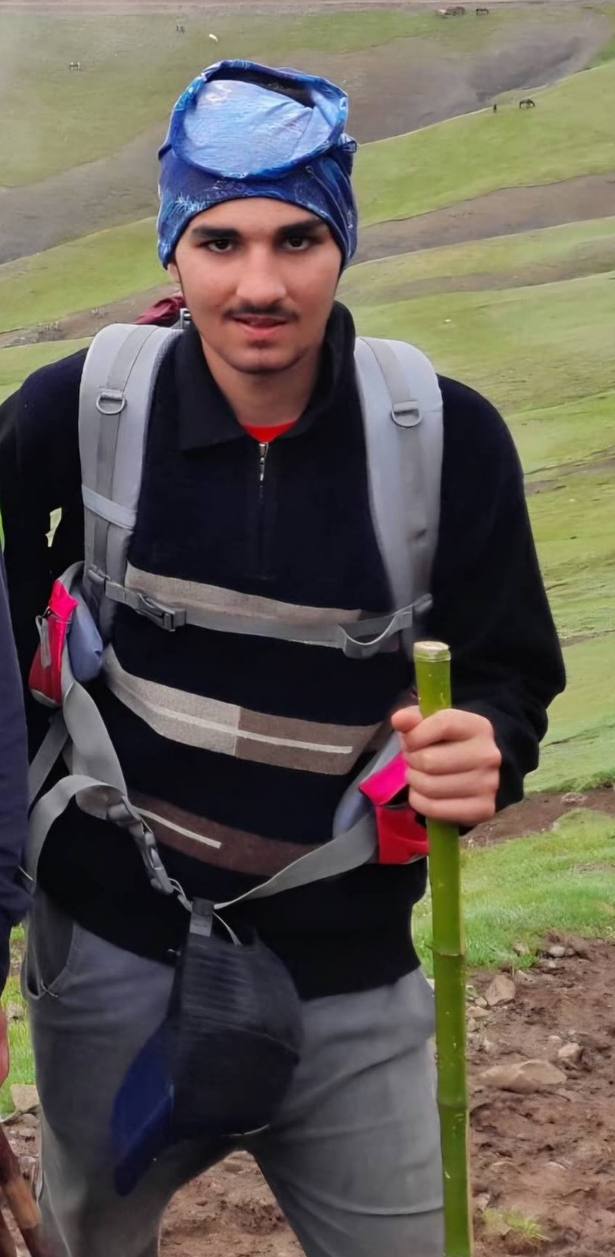 امیررضا عطایی خرمی ۱۸ساله