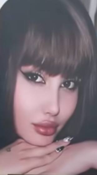 آمیتیس صادقی ۱۷ساله